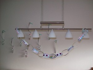 Girlande aus Geschenkpapier