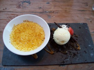 nachtisch im strandpavillon zeemeuw